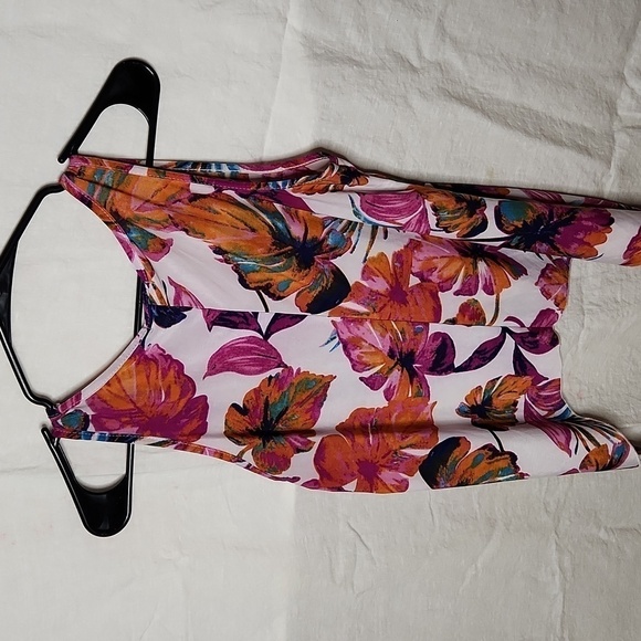 Christina Asymmetrical Floral Tank - Picture 2 of 4